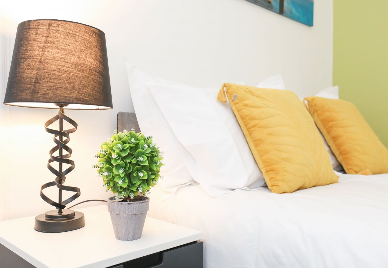 Apartment in Edinburgh - Brand New Luxurious Three Bed Apartment