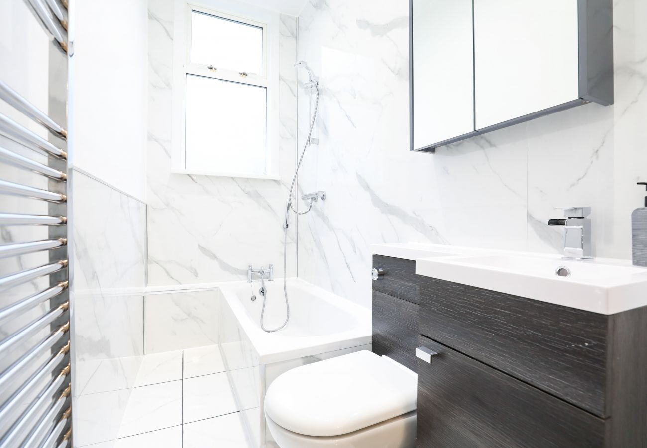 Apartment in Edinburgh - Brand New Luxurious Three Bed Apartment