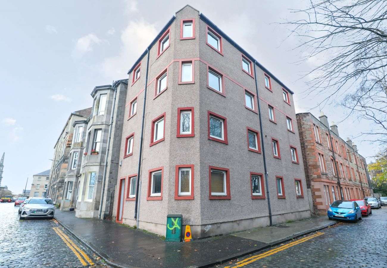 Apartment in Edinburgh - Brand New Luxurious Three Bed Apartment