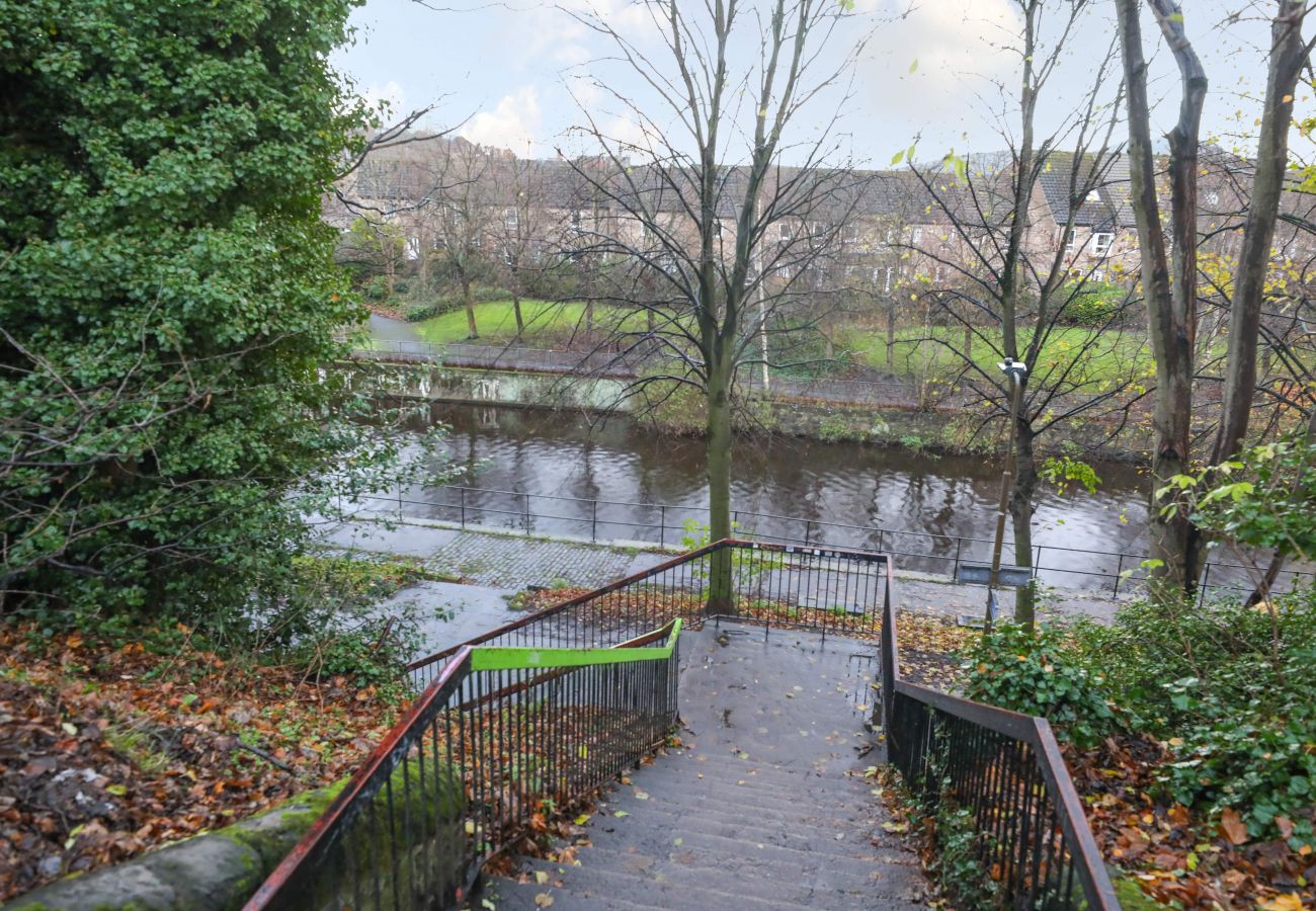 Apartment in Edinburgh - Brand New Luxurious Three Bed Apartment