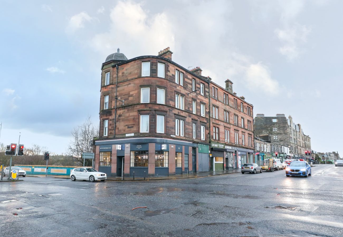 Apartment in Edinburgh - Brand New Luxurious Three Bed Apartment