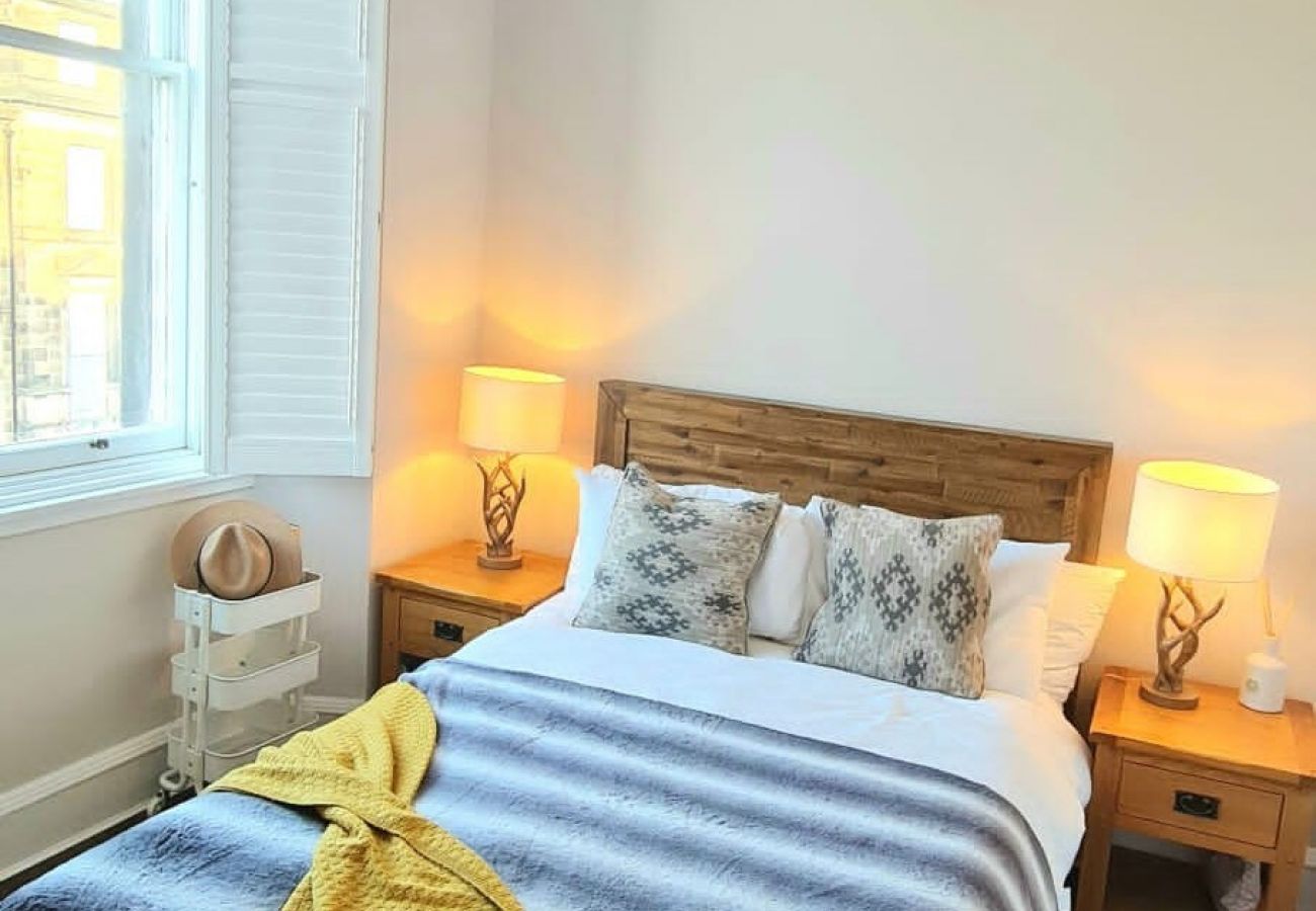 Apartment in Edinburgh - Stunning  2 Bedroom Georgian Apartment 