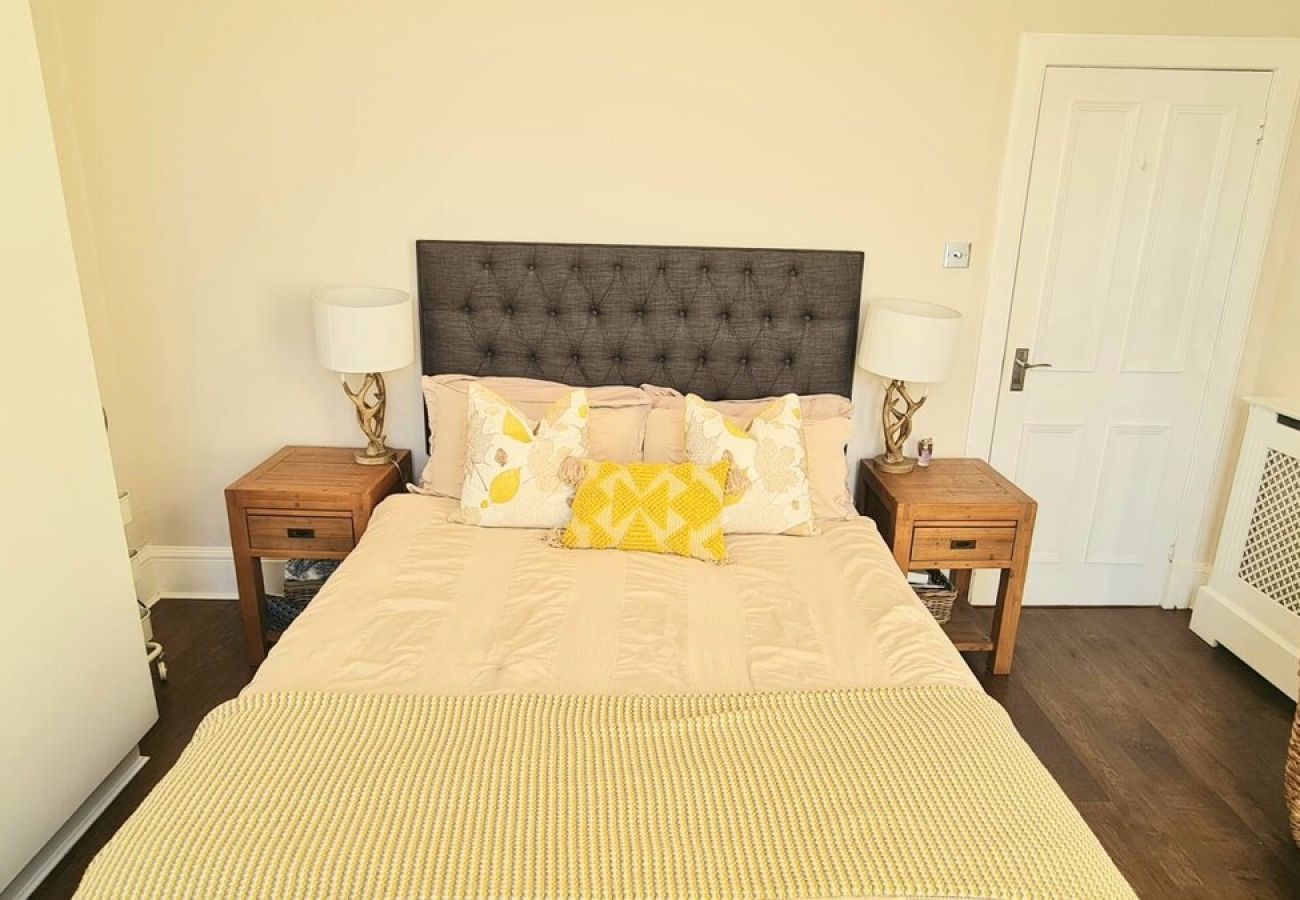Apartment in Edinburgh - Stunning  2 Bedroom Georgian Apartment 