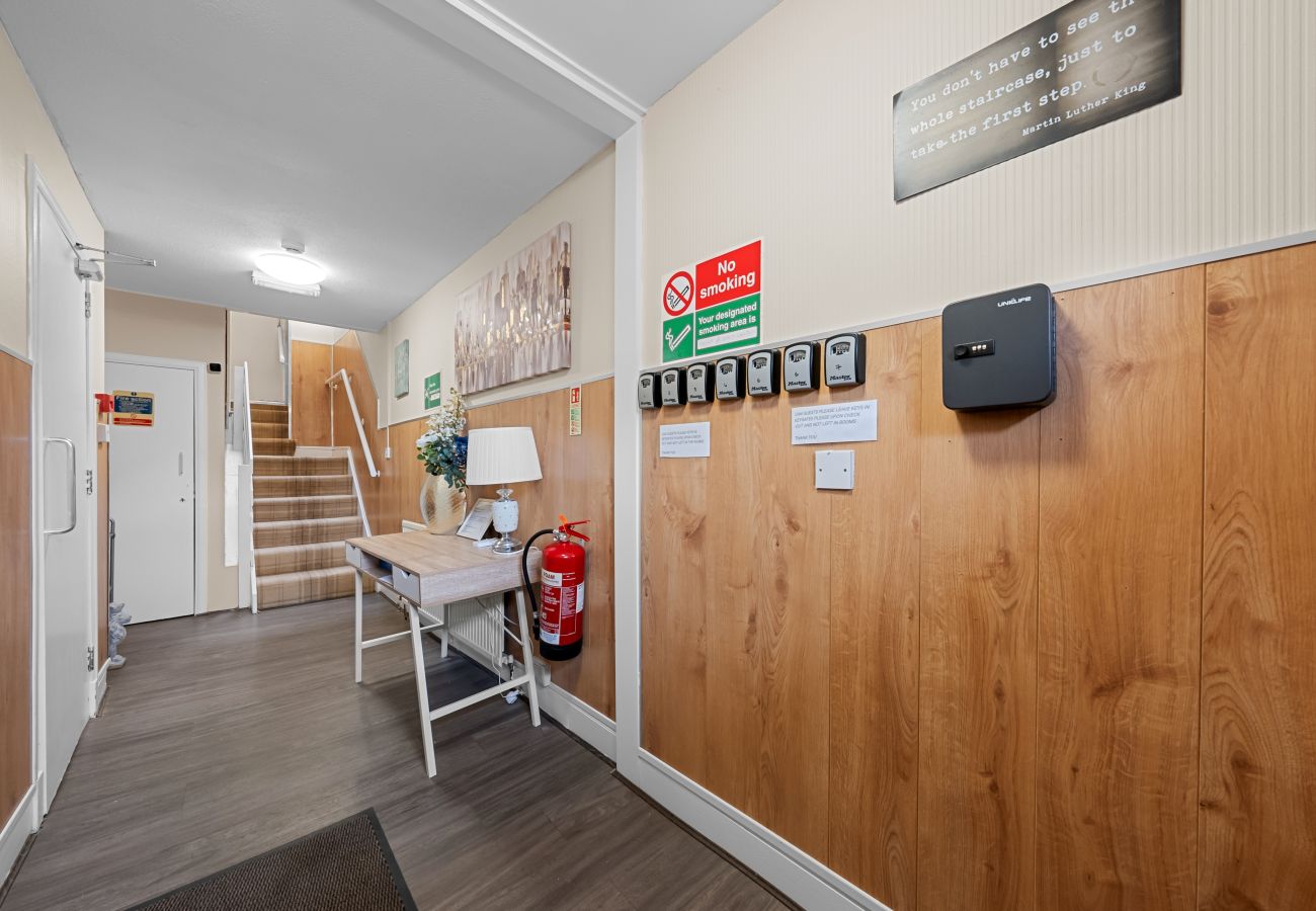 Rent by room in Inverness - mySTAYINN Telford Guest House Room 2