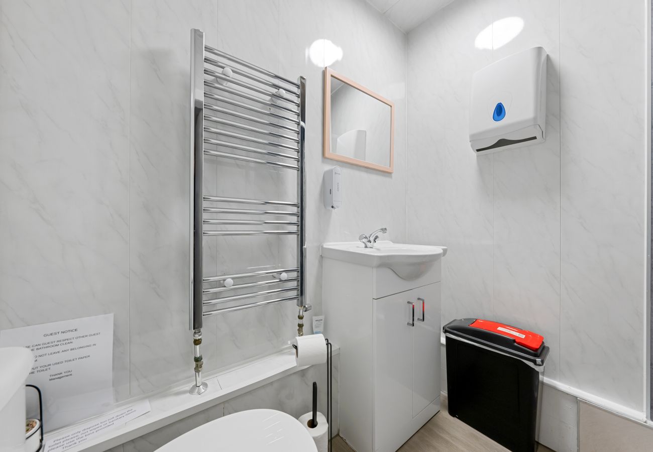 Rent by room in Inverness - mySTAYINN Telford Guest House Room 4