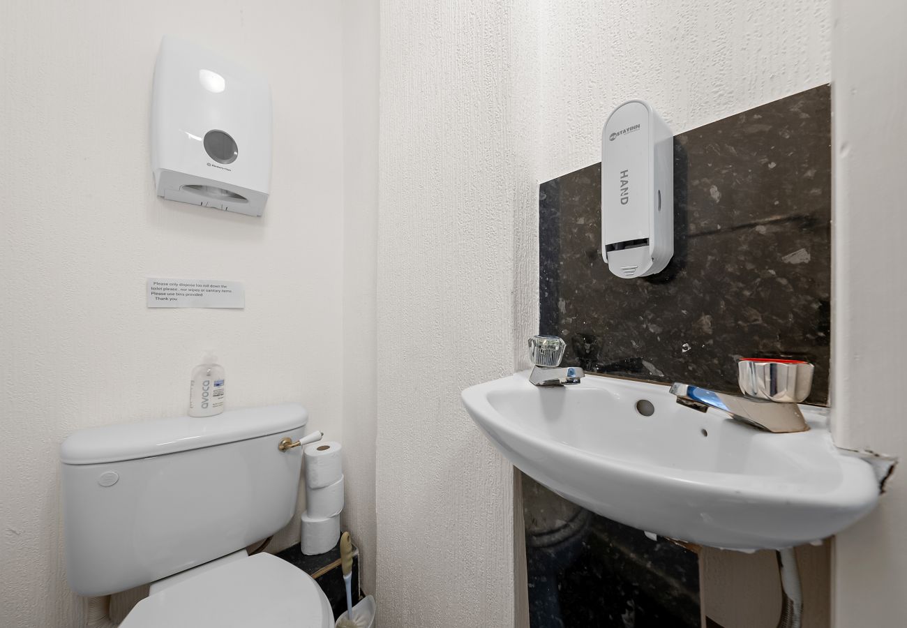 Rent by room in Inverness - mySTAYINN Telford Guest House Room 6