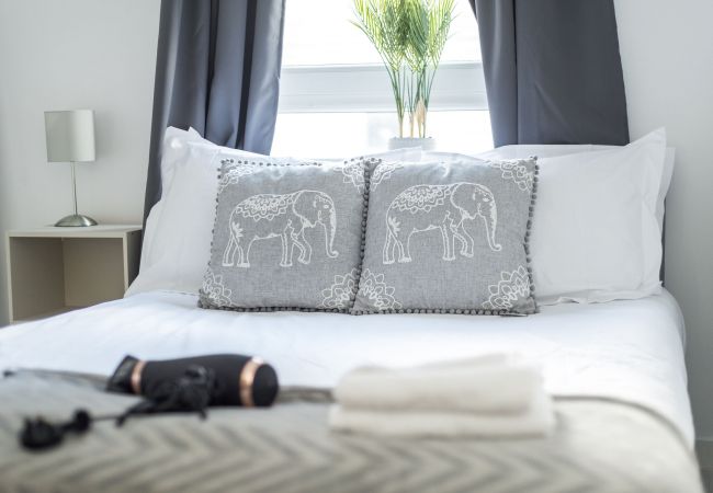 Apartment in Edinburgh - Spacious 3 Bedroom Apartment - Free Parking - Edinburgh Apartment in Edinburgh - Spacious 3 Bedroom Apartment - Free Parking - Edinburgh