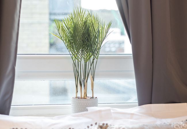 Apartment in Edinburgh - Spacious 3 Bedroom Apartment - Free Parking - Edinburgh Apartment in Edinburgh - Spacious 3 Bedroom Apartment - Free Parking - Edinburgh