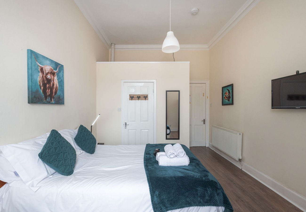 Rent by room in Edinburgh - Cosy Edinburgh - Double-Room Ensuite - Spittal st