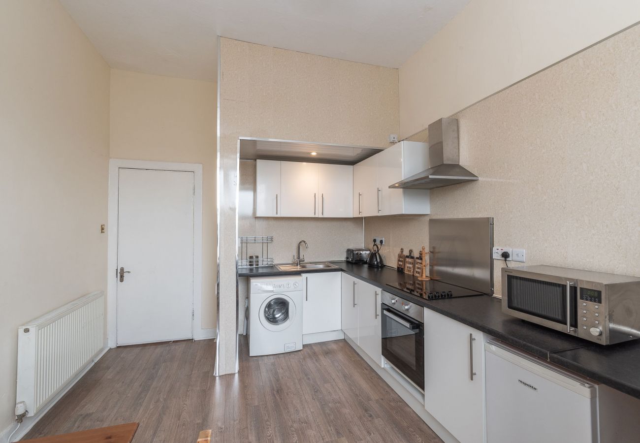 Rent by room in Edinburgh - Tranquil Quad-Room Ensuite - Edinburgh