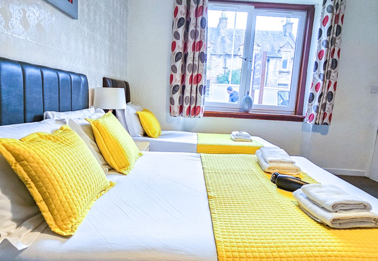 Rent by room in Inverness - mySTAYINN Strathblane Guest House Room 2