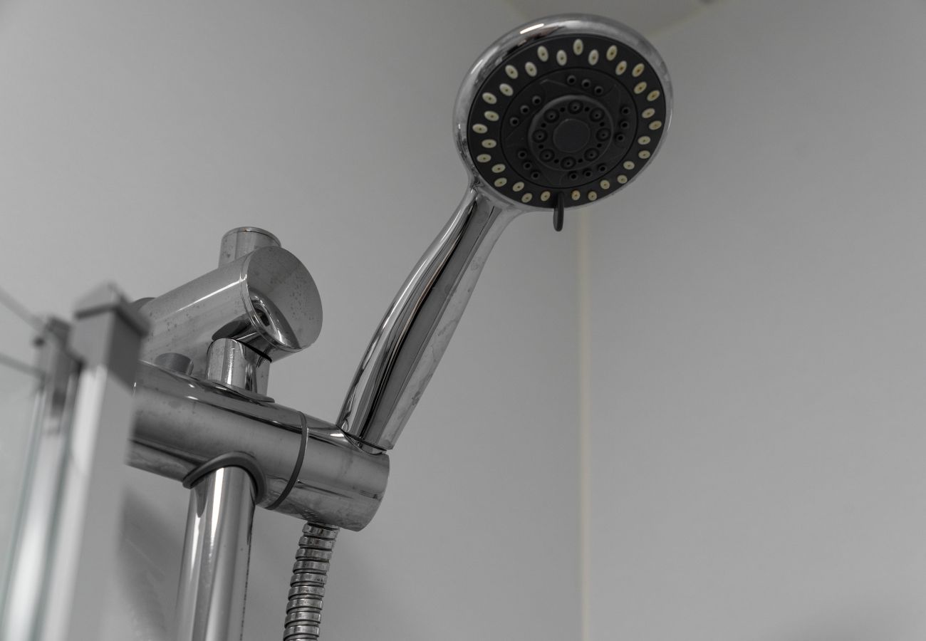 Rent by room in Inverness - mySTAYINN Strathblane Guest House Room 2