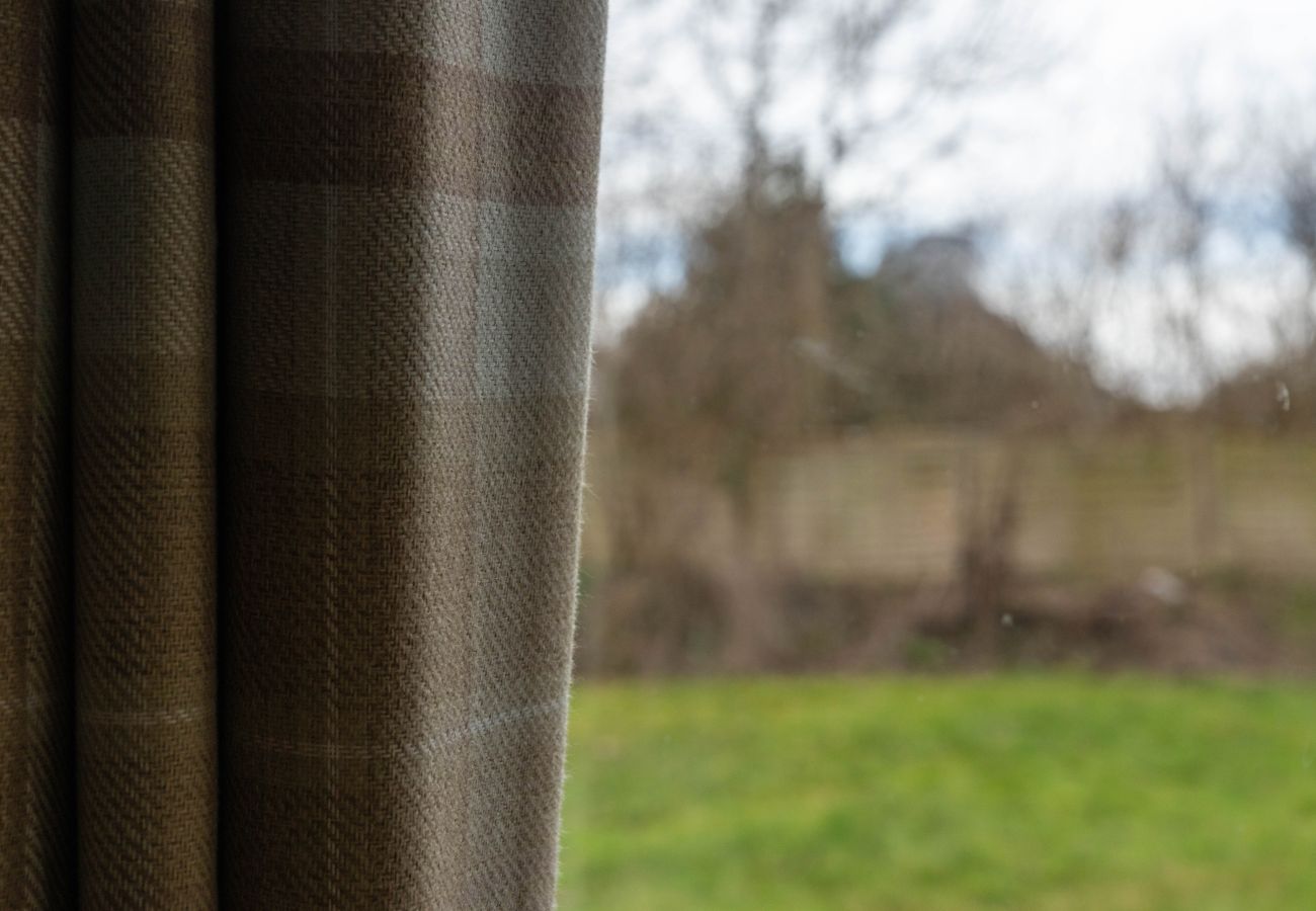 Rent by room in Inverness - mySTAYINN Strathblane Guest House Room 4