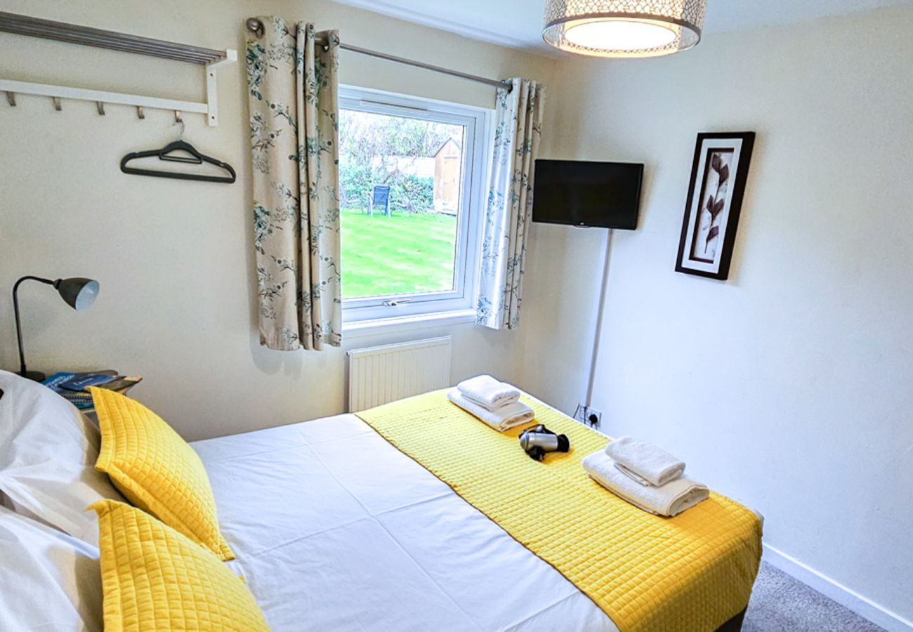Rent by room in Inverness - mySTAYINN Strathblane Guest House Room 5