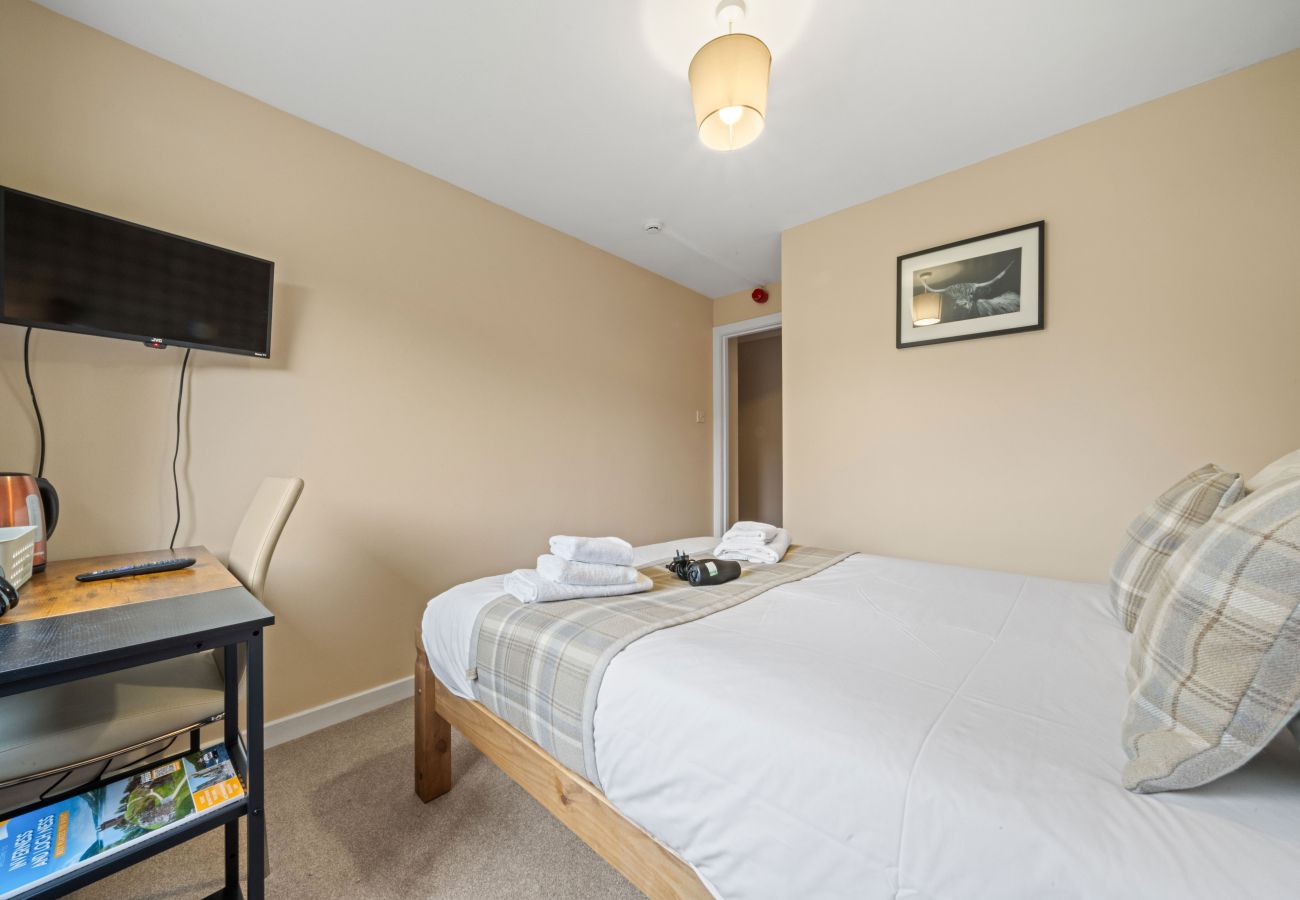 Rent by room in Inverness - mySTAYINN Strathblane Guest House Room 5