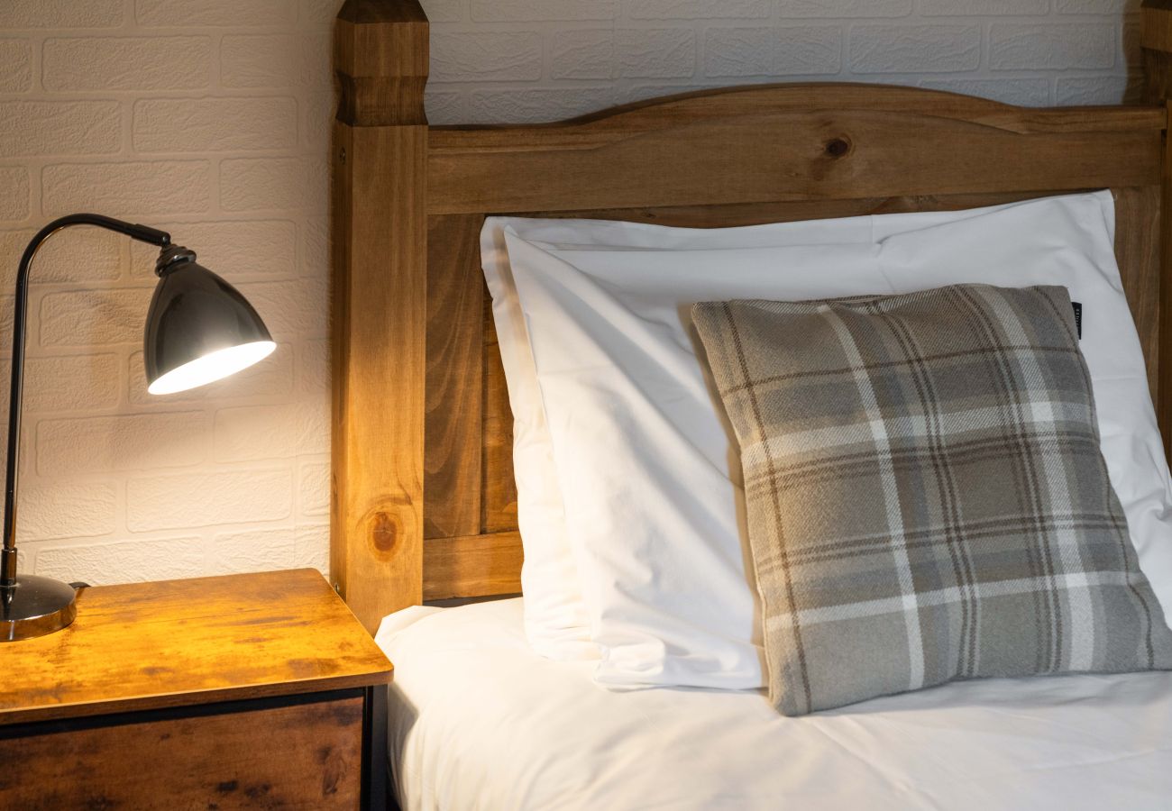 Rent by room in Inverness - mySTAYINN Strathblane Guest House Room 3