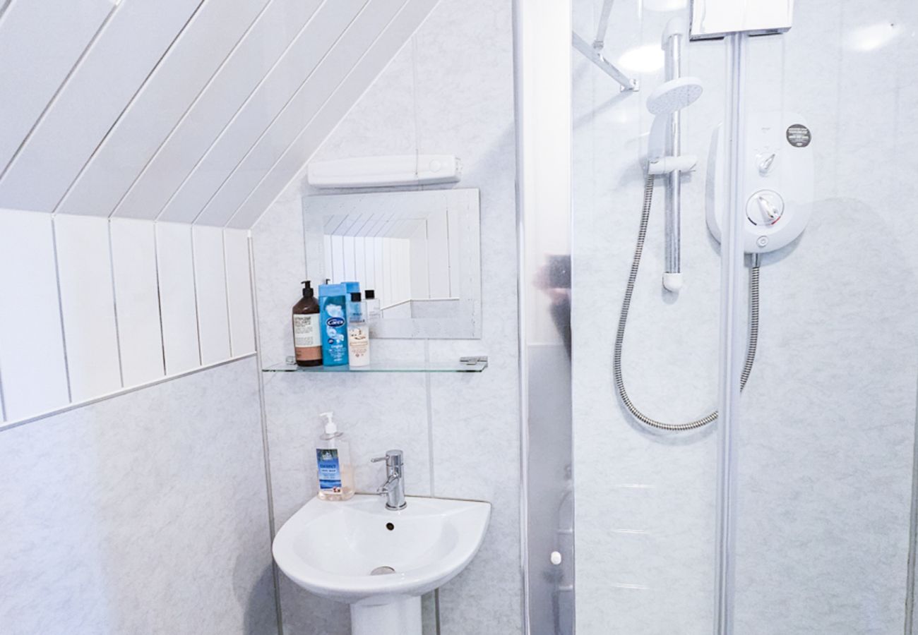 Rent by room in Inverness - mySTAYINN Strathblane Guest House Room 6