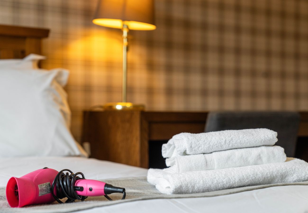 Rent by room in Inverness - mySTAYINN Strathblane Guest House Room 6