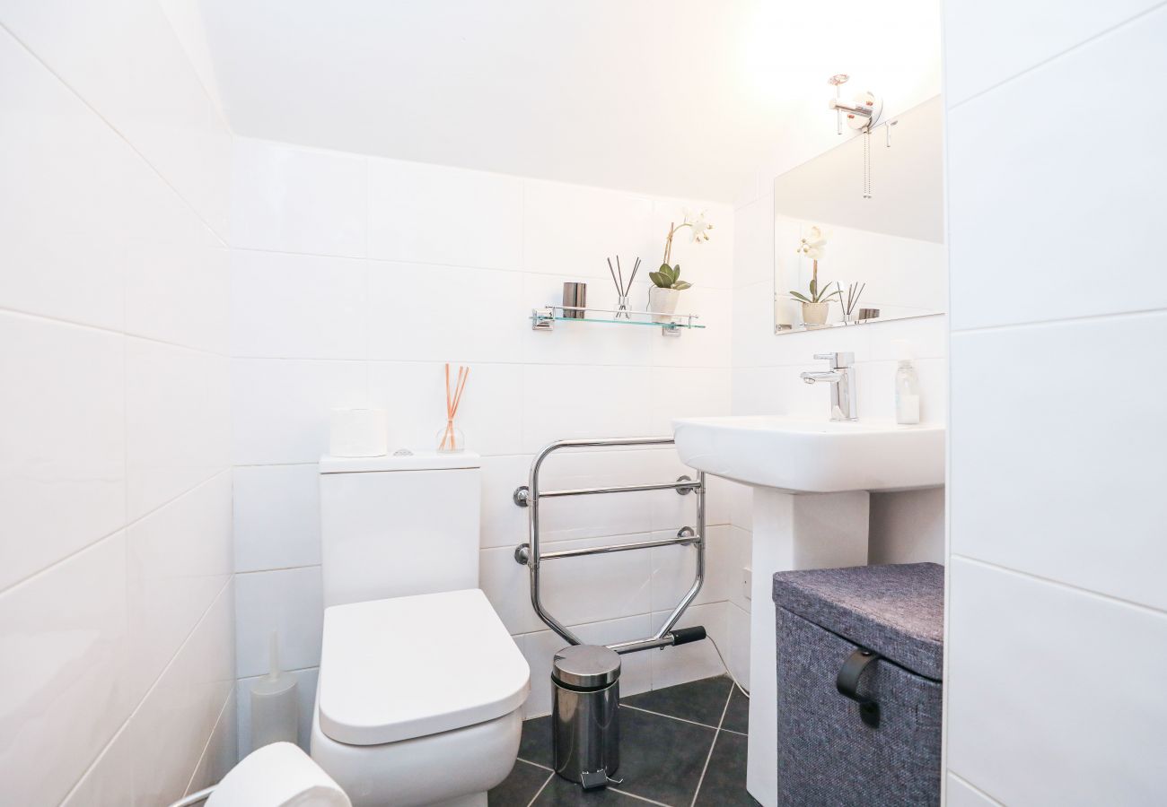 Apartment in Edinburgh - Penthouse Apartment on Royal Mile | Three Bed