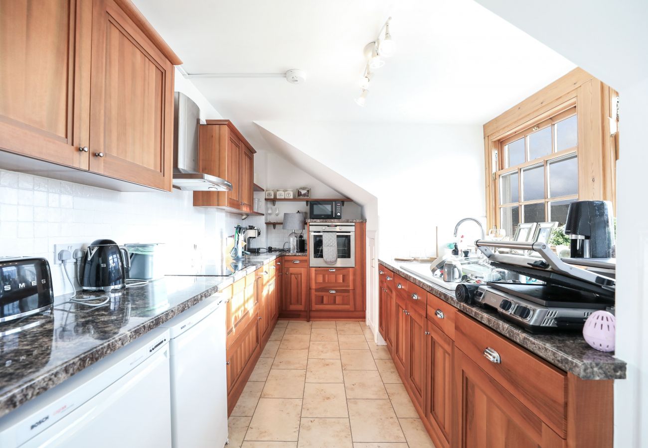 Apartment in Edinburgh - Penthouse Apartment on Royal Mile | Three Bed