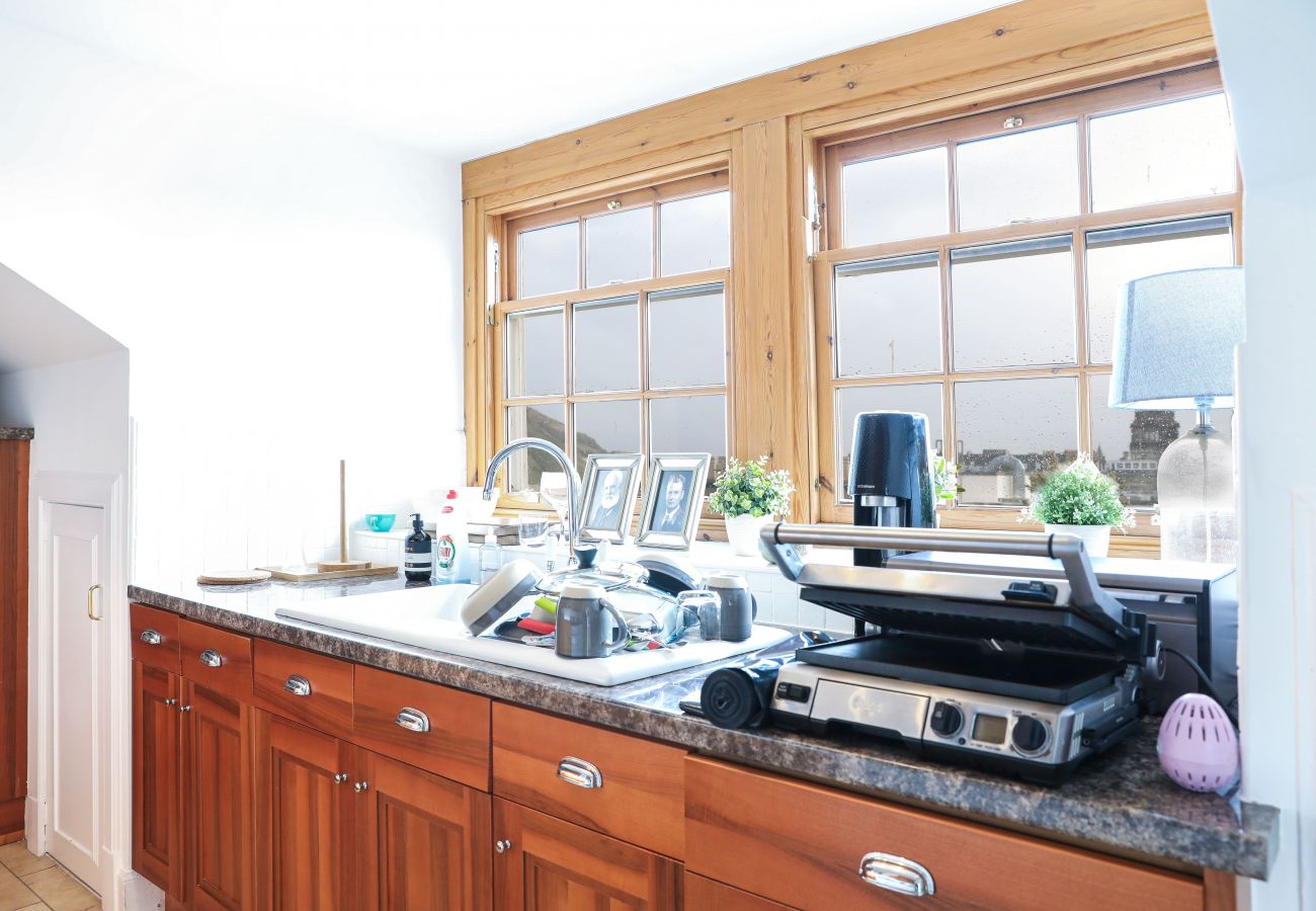 Apartment in Edinburgh - Penthouse Apartment on Royal Mile | Three Bed