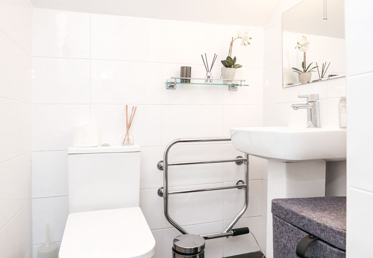 Apartment in Edinburgh - Penthouse Apartment on Royal Mile | Three Bed