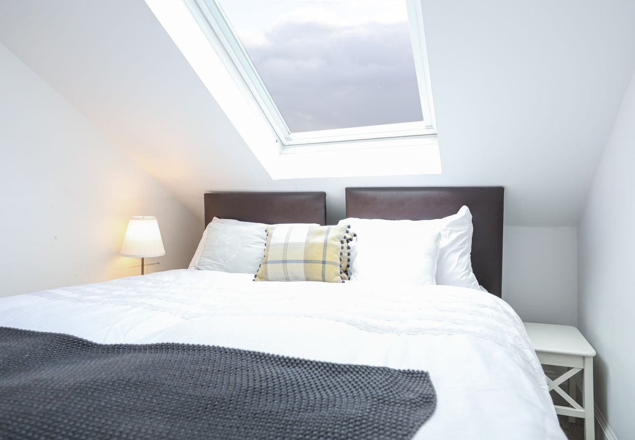 Apartment in Edinburgh - Penthouse Apartment on Royal Mile | Three Bed