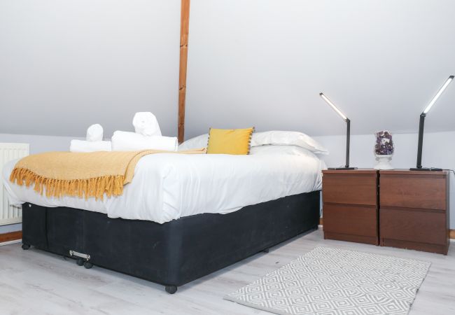 House in Edinburgh - Beautiful 4 Bedroom Cottage - Free Parking House in Edinburgh - Beautiful 4 Bedroom Cottage - Free Parking