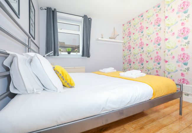 Rent by room in Edinburgh - Spacious Double Room in Elegant Cottage