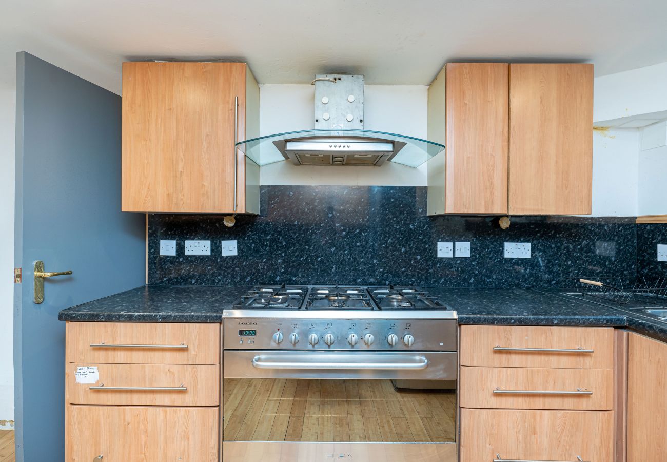 Rent by room in Edinburgh - Enormous Double Room Ensuite in Edinburgh 