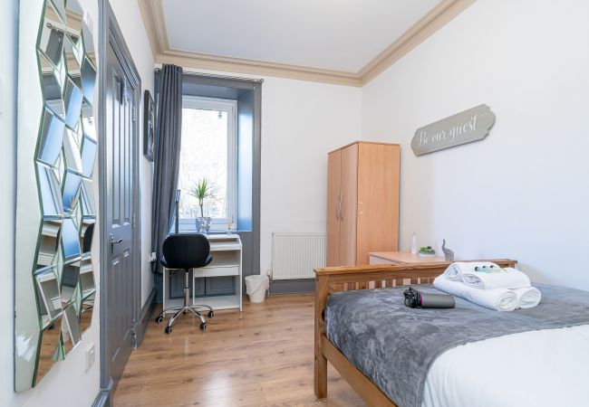 Edinburgh - Rent by room