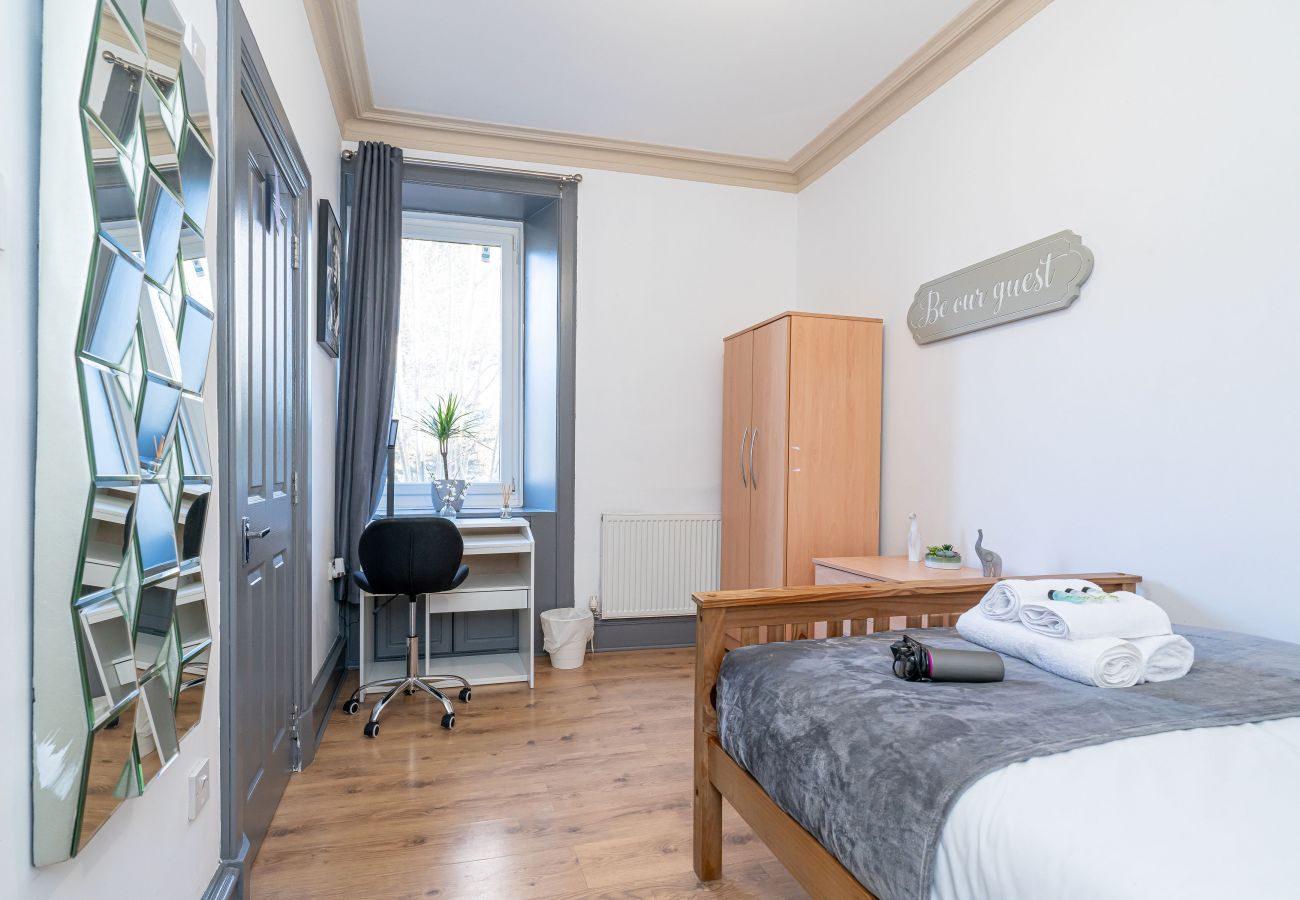 Rent by room in Edinburgh - Gorgeous Double Room Ensuite in Edinburgh 