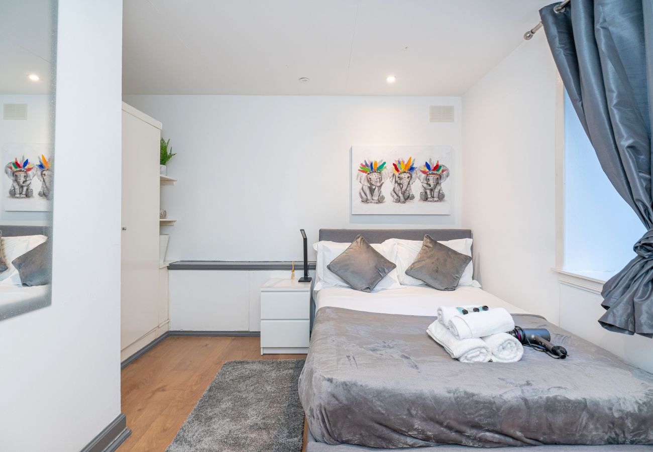 Rent by room in Edinburgh - Lovely Double Room Shared in Edinburgh
