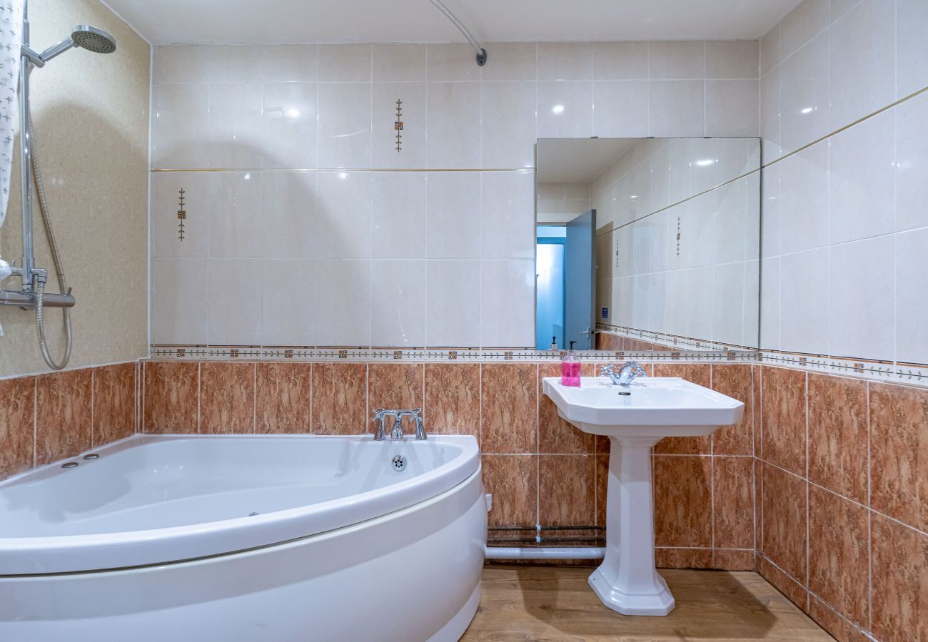 Rent by room in Edinburgh - Large Double Room Shared in Edinburgh 