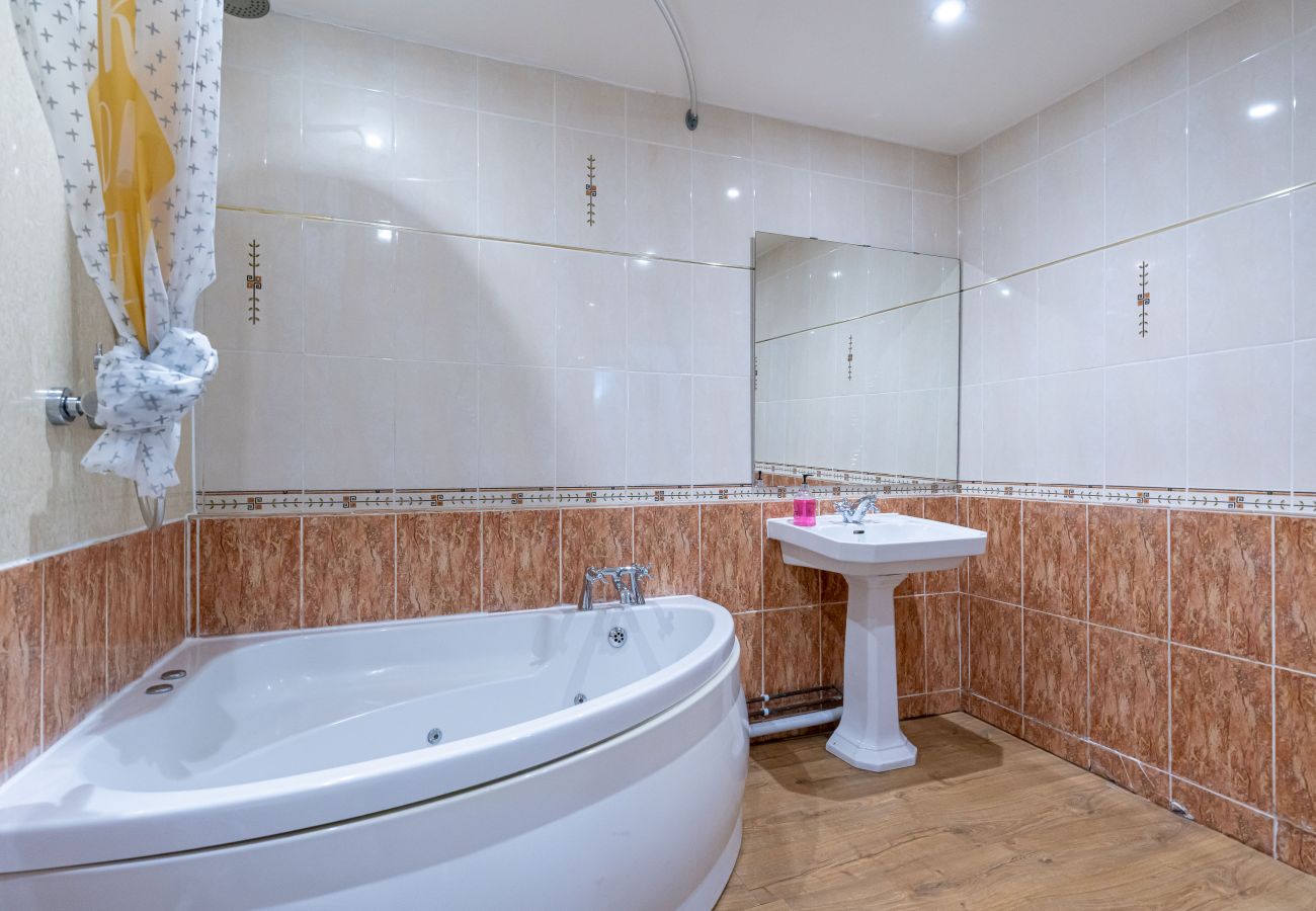 Rent by room in Edinburgh - Large Double Room Shared in Edinburgh 