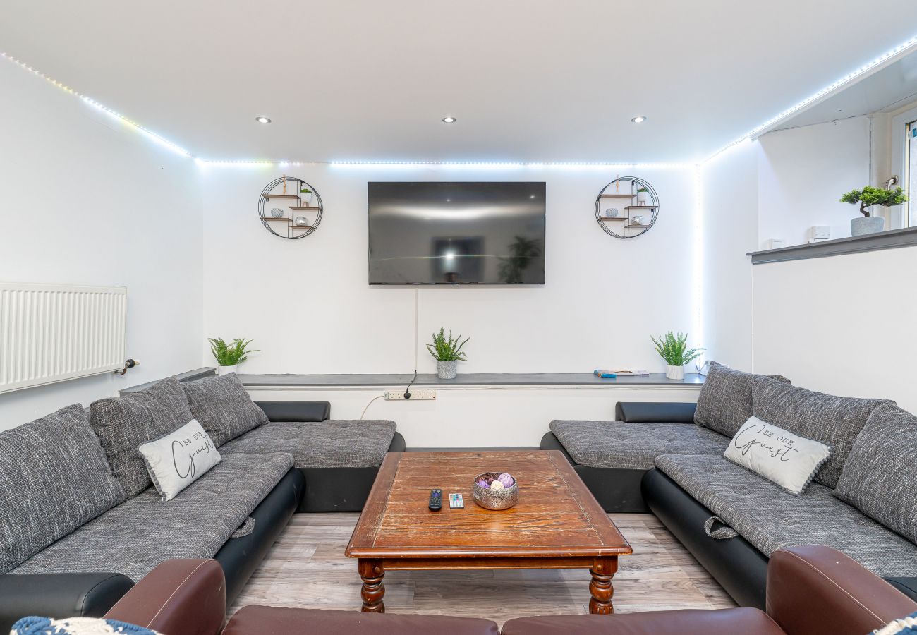 Rent by room in Edinburgh - Large Double Room Shared in Edinburgh 