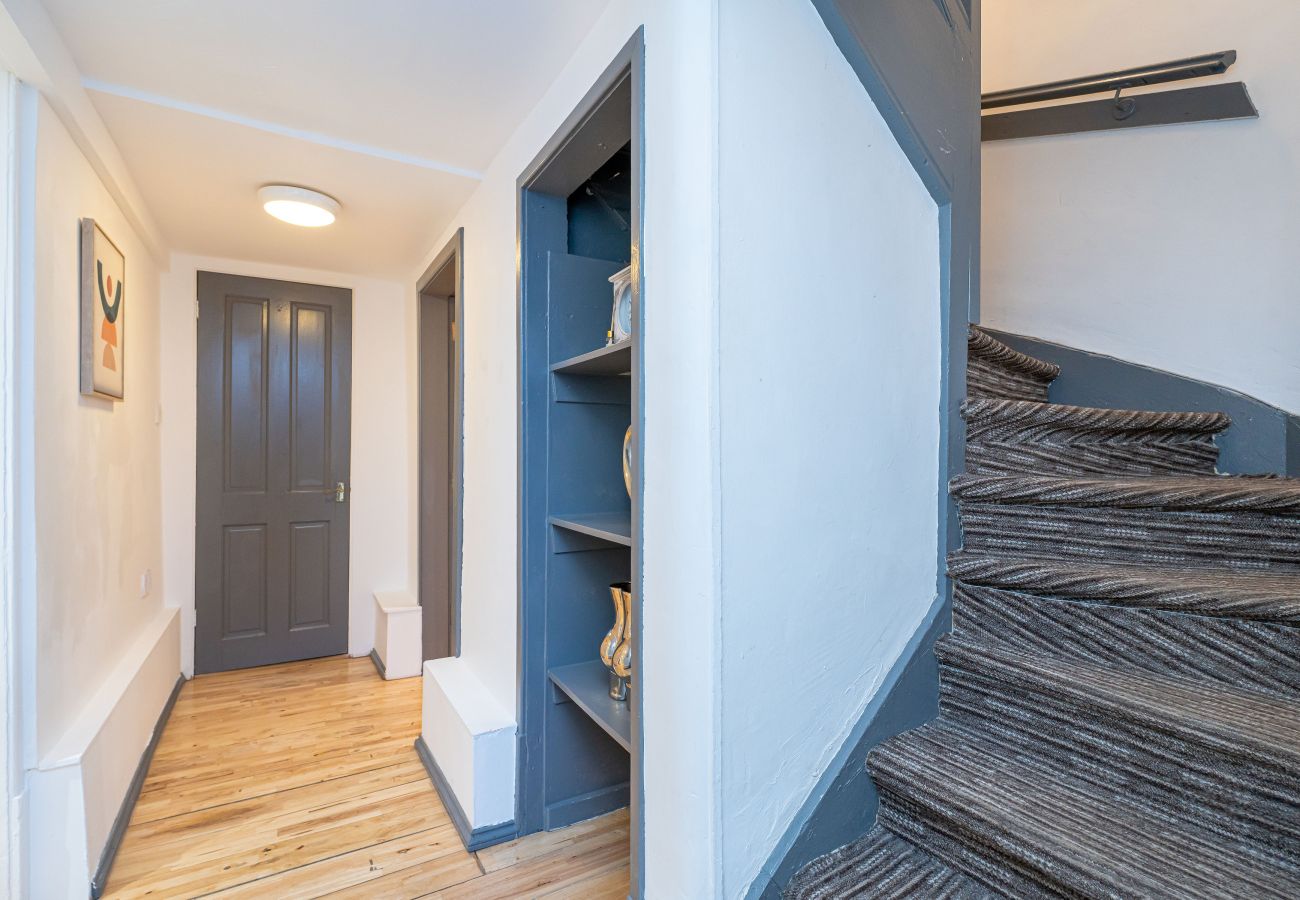 Rent by room in Edinburgh - Large Double Room Shared in Edinburgh 