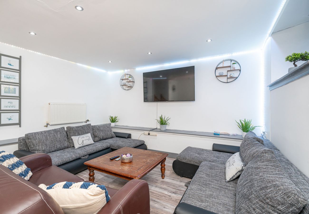 Rent by room in Edinburgh - Large Double Room Shared in Edinburgh 