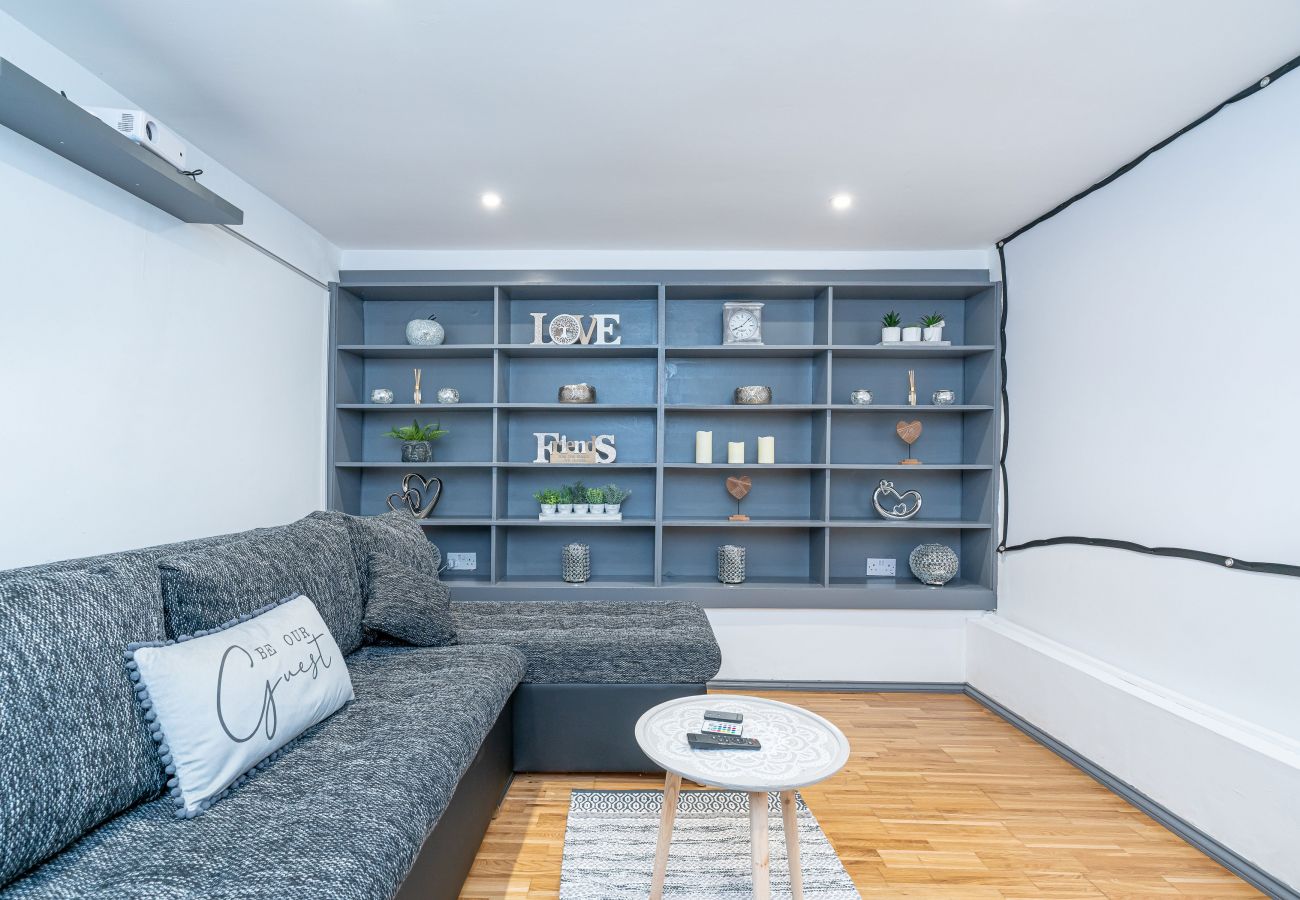 Rent by room in Edinburgh - Large Double Room Shared in Edinburgh 