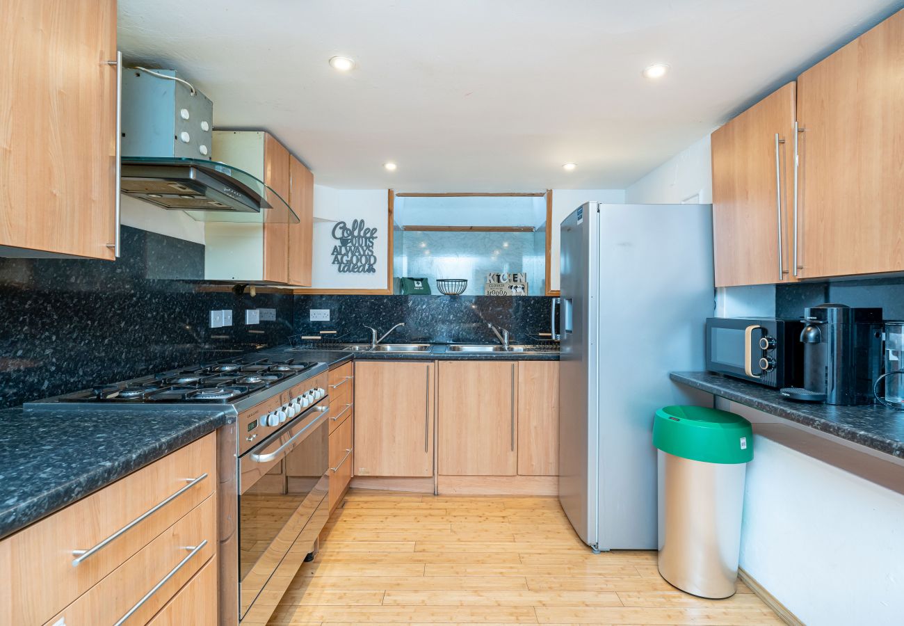 Rent by room in Edinburgh - Large Double Room Shared in Edinburgh 