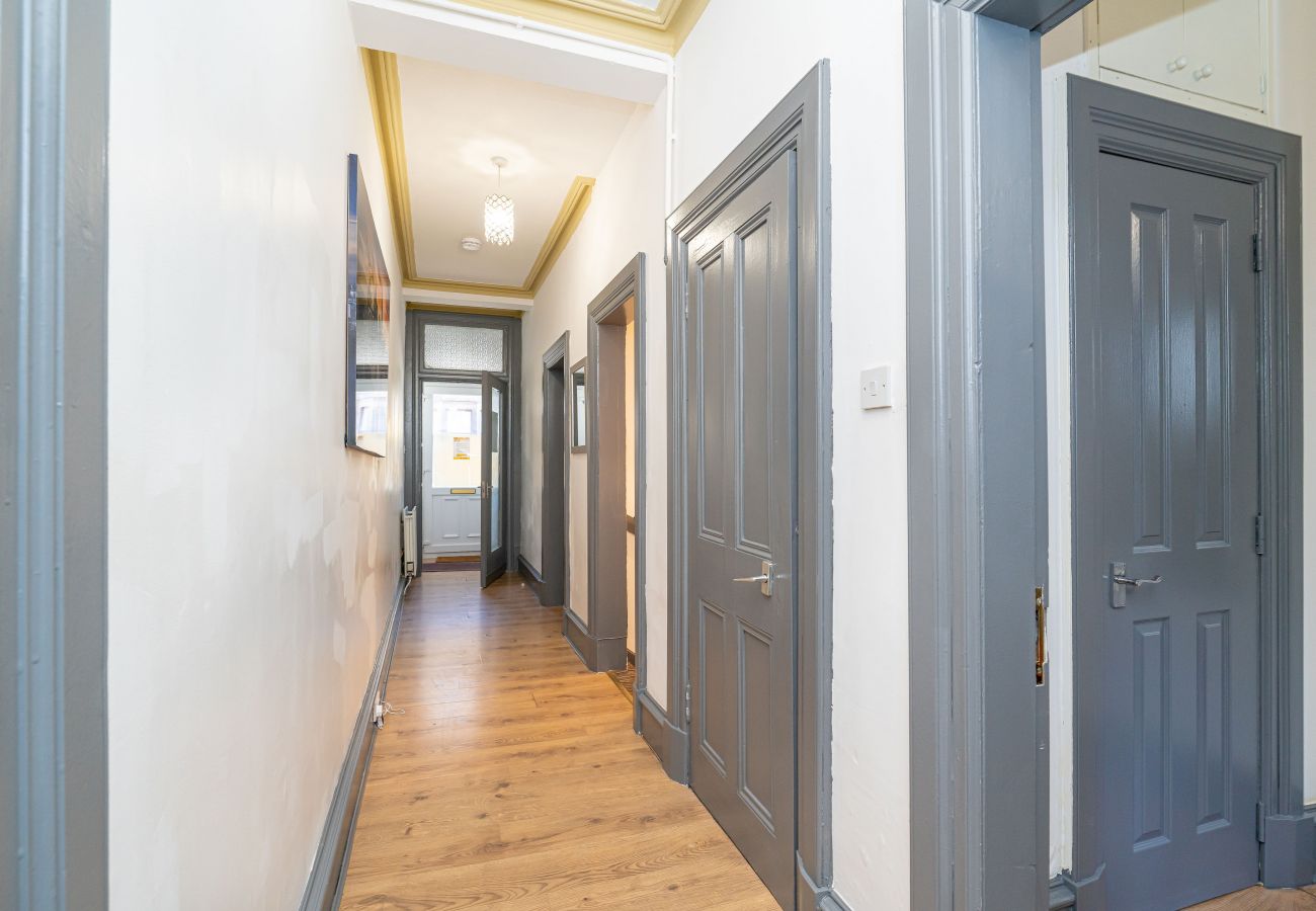 Rent by room in Edinburgh - Large Double Room Shared in Edinburgh 