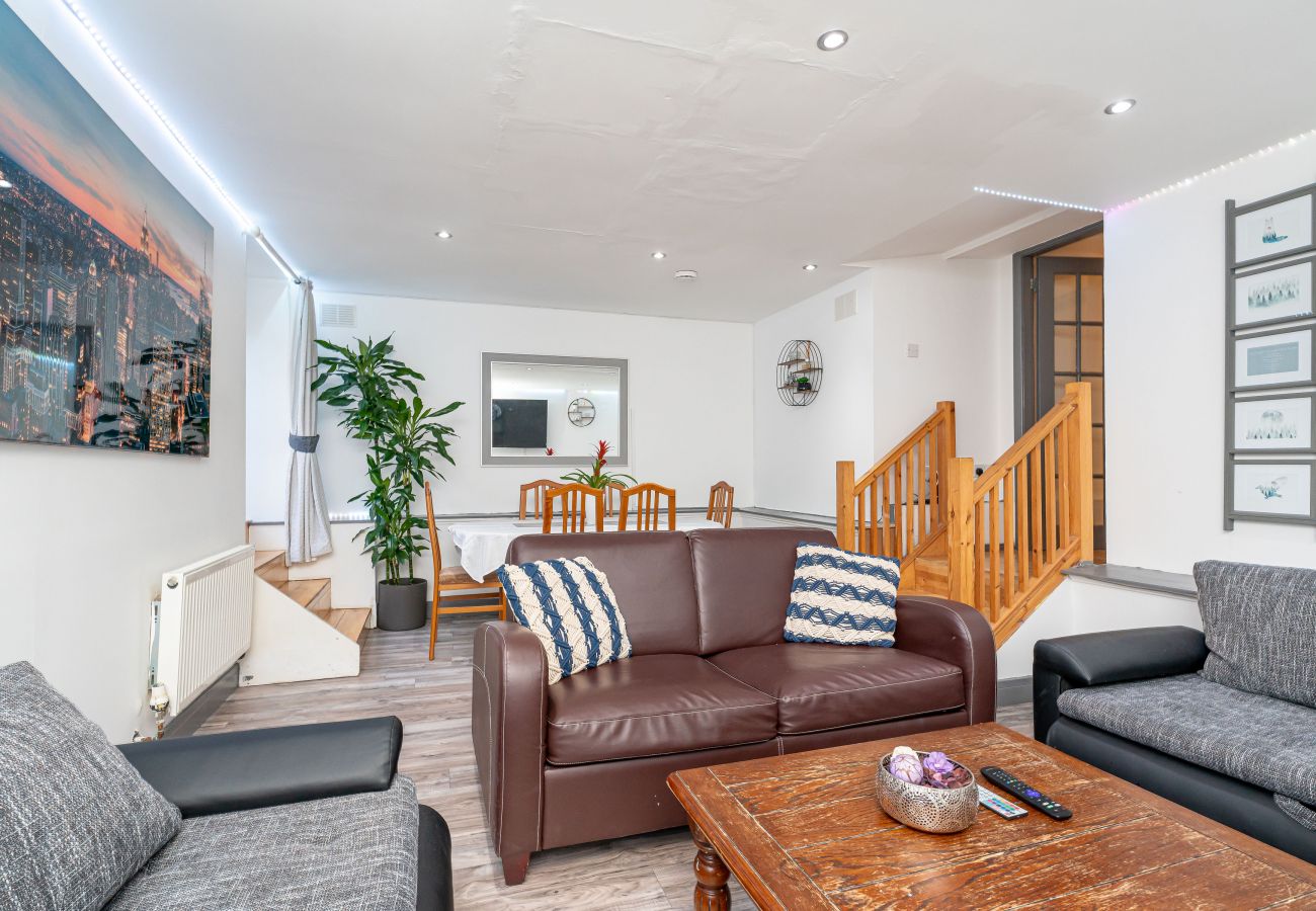 Rent by room in Edinburgh - Large Double Room Shared in Edinburgh 