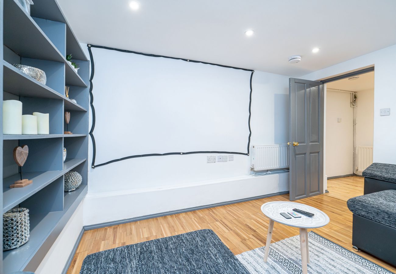 Rent by room in Edinburgh - Large Double Room Shared in Edinburgh 