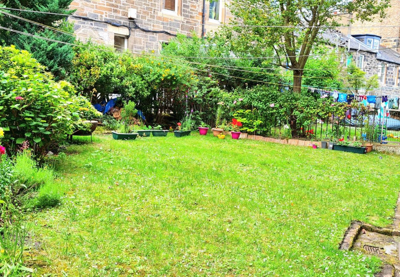 Rent by room in Edinburgh - Deluxe Double Bedroom in Edinburgh 