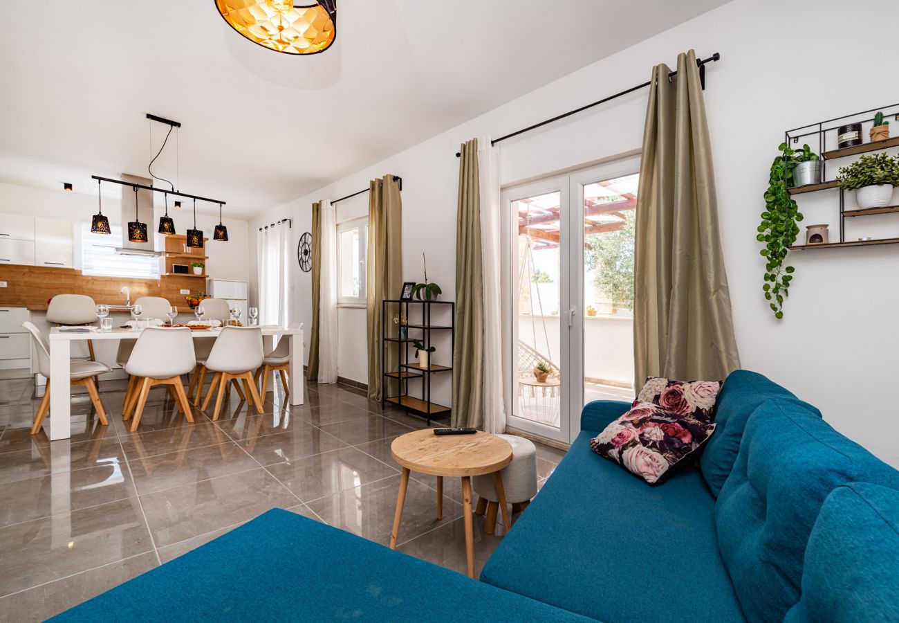 Apartment in Zadar - Spacious & Silence Apartment