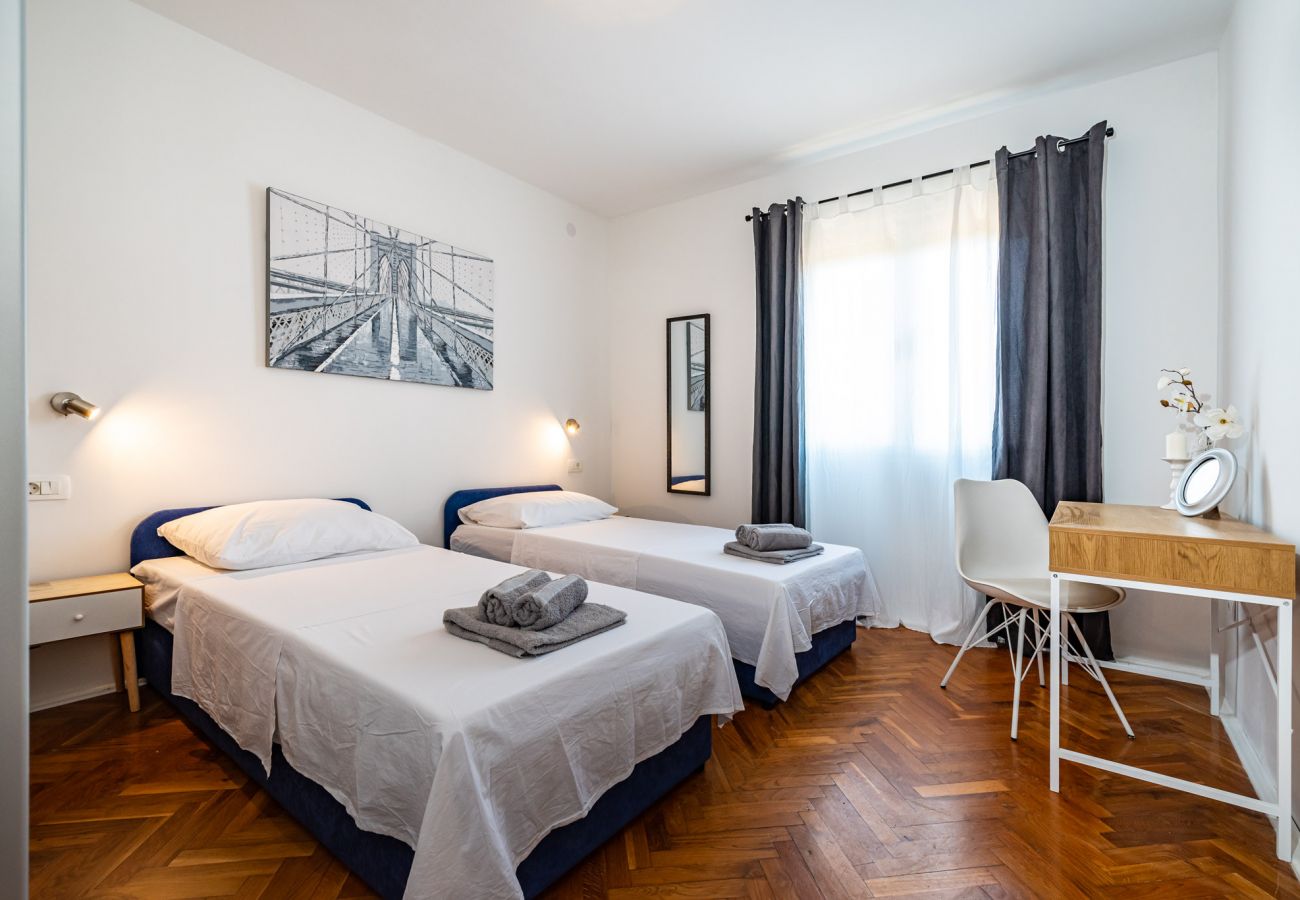 Apartment in Zadar - Spacious & Silence Apartment