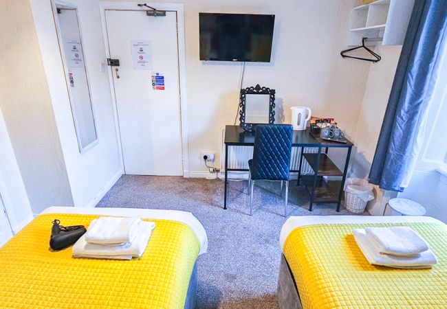 House in Inverness - mySTAYINN Telford 7 Bedroom House House in Inverness - mySTAYINN Telford 7 Bedroom House