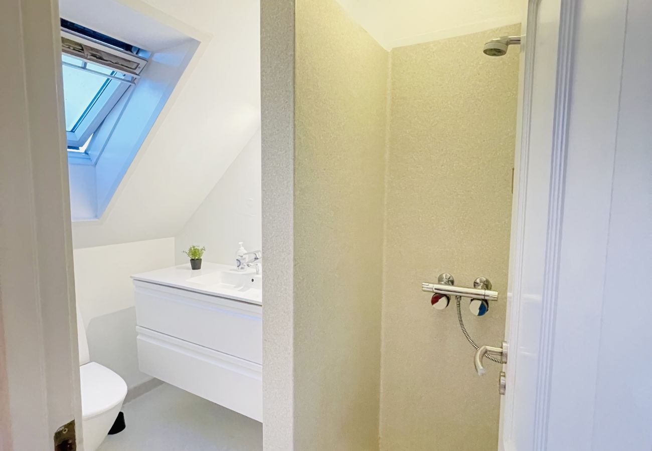 Apartment in Aalborg - aday - Modern 2 Bedroom Charming Central Apartment with Public Parking