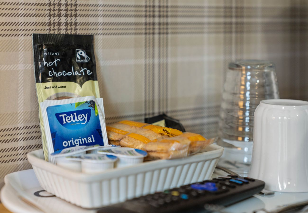 House in Inverness - mySTAYINN Strathblane 7 Bedroom House