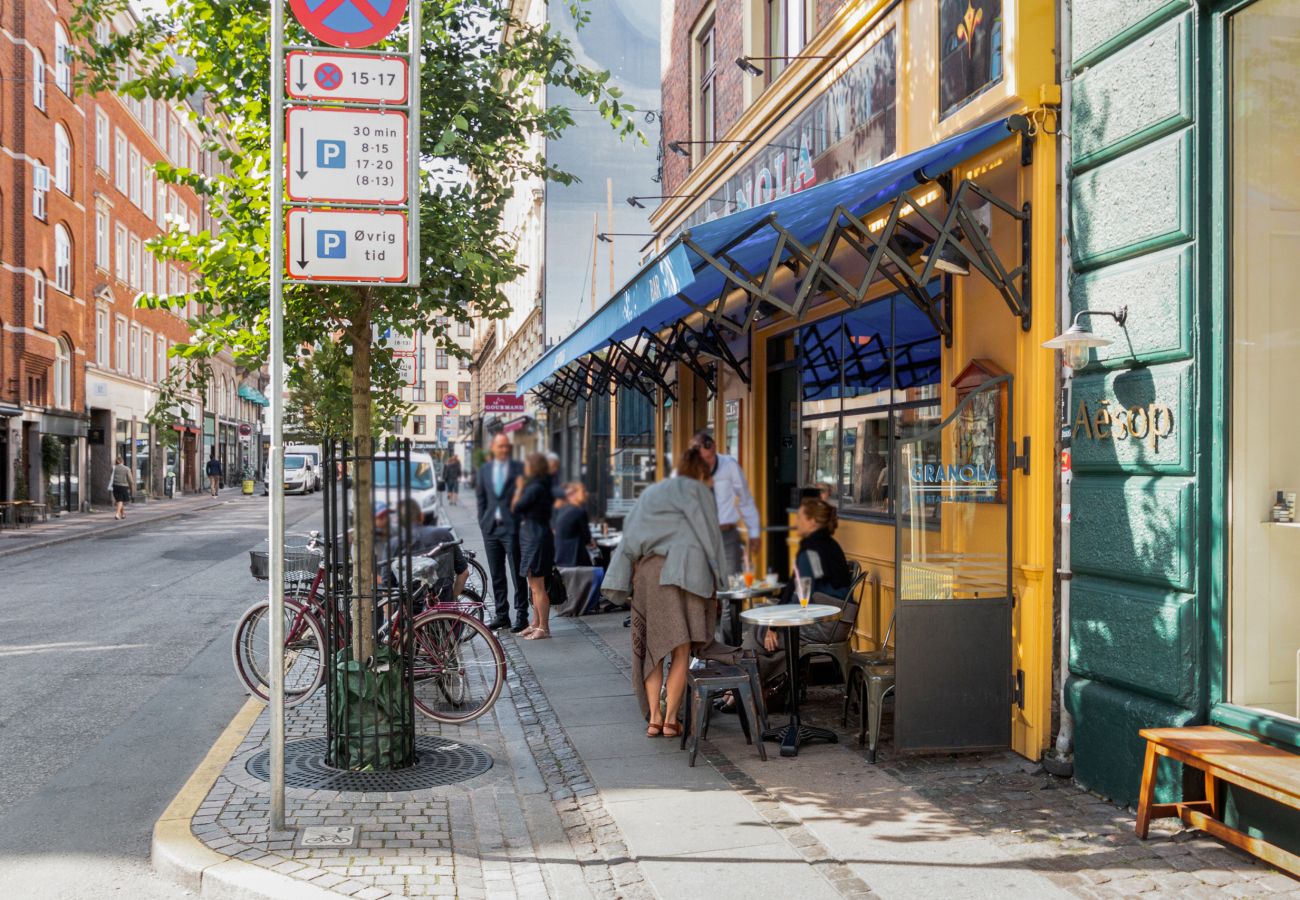 Apartment in København - Lush 1 bedroom apartment in the 5th coolest street in the world